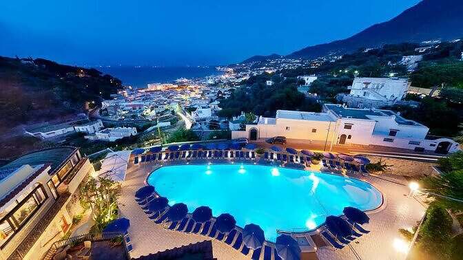 Ischia: sull'isola per una vacanza termale e di relax